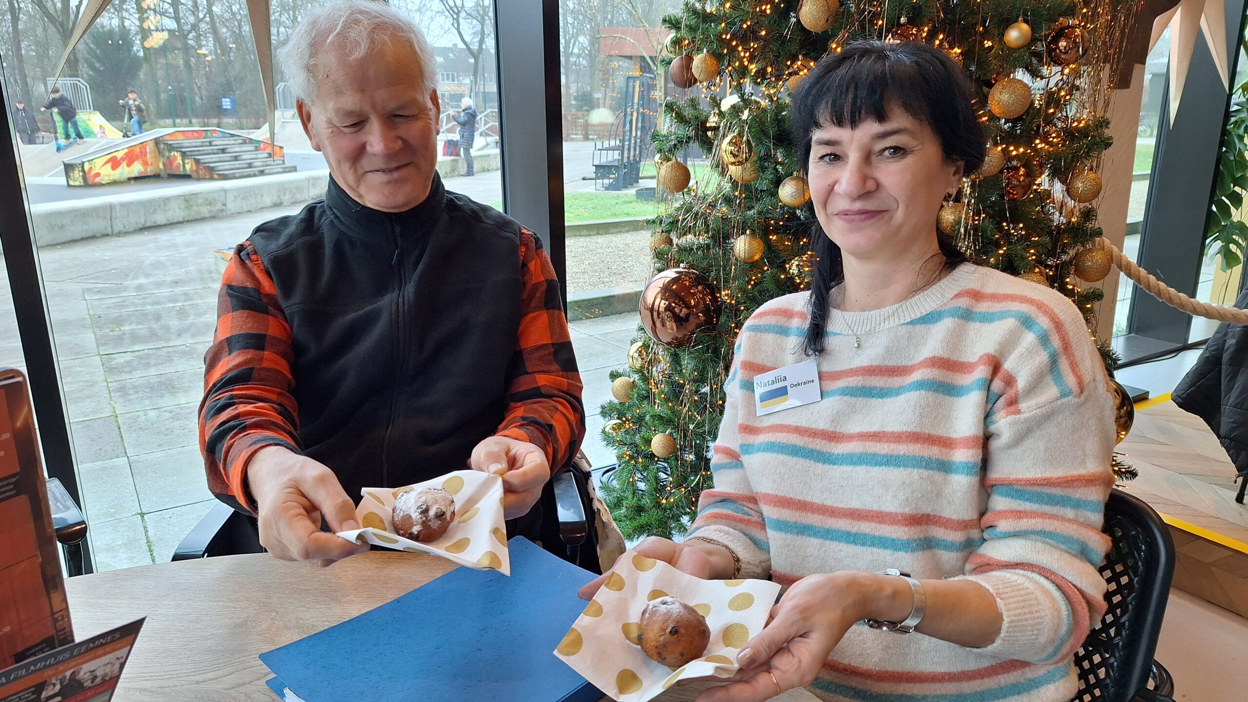 Oliebollen in het Taalcafé