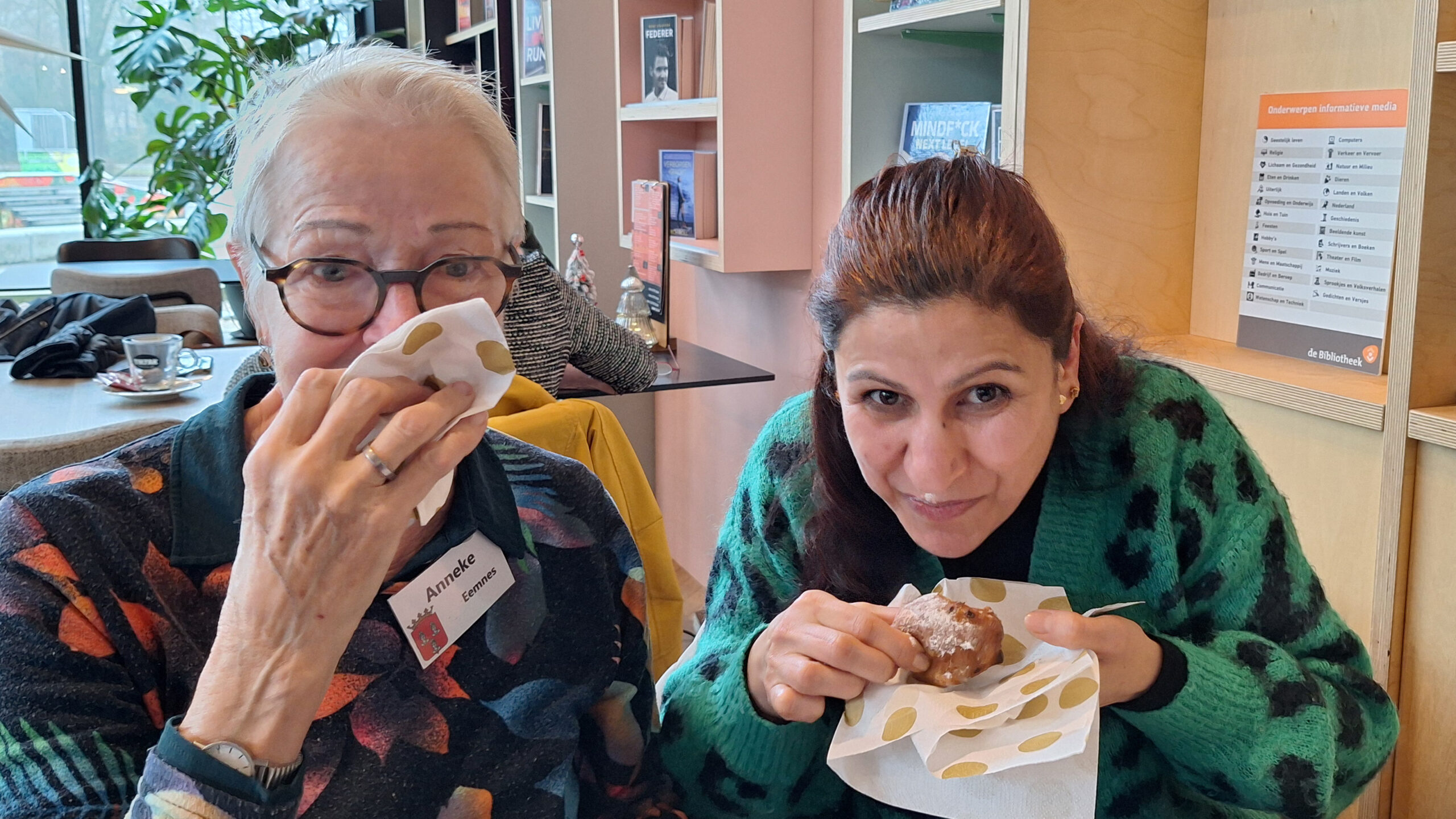 Oliebollen in het Taalcafé